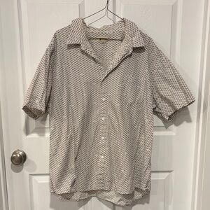 Haggar Short-Sleeve Button-Down Shirt in Light Beige Pattern